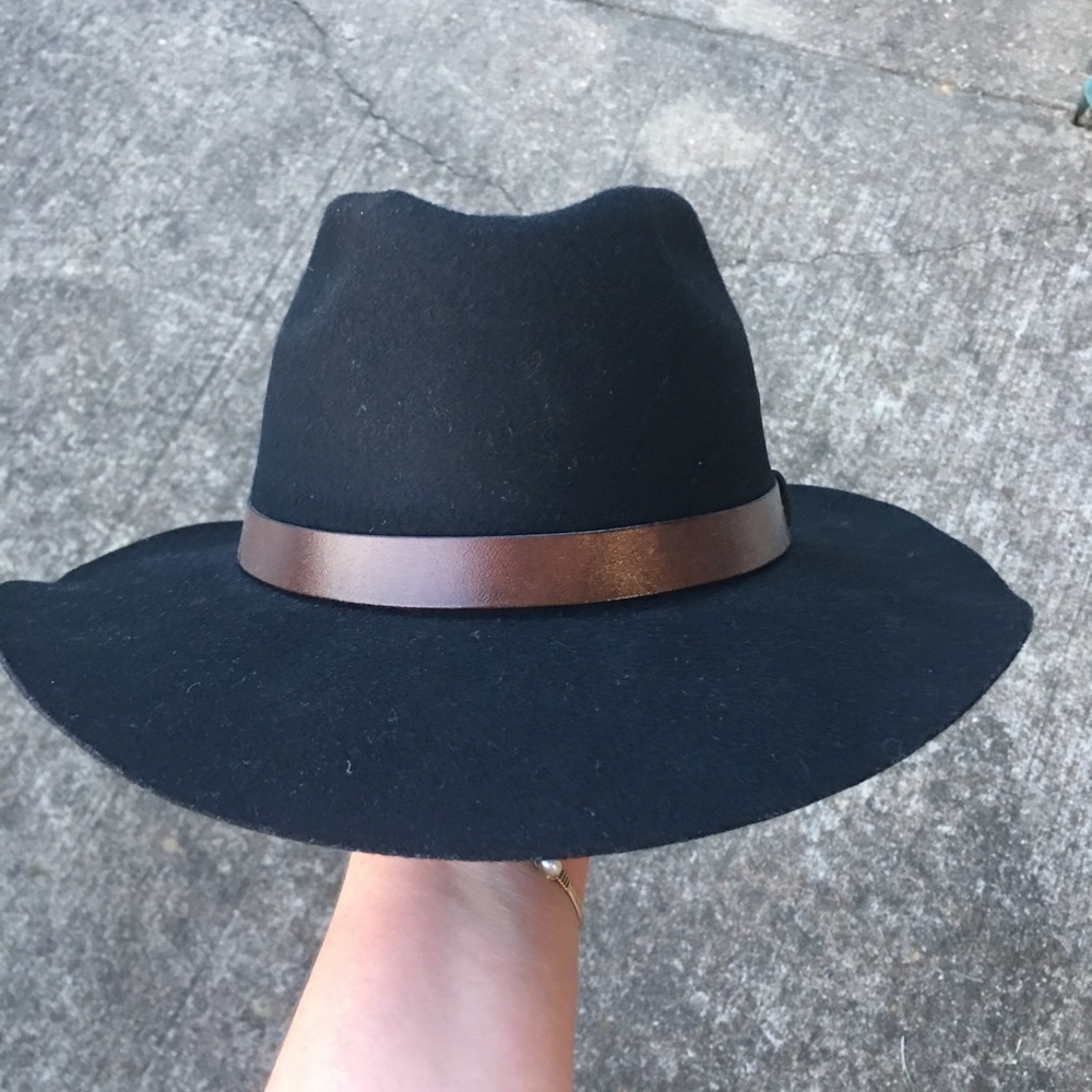 Black cowboy hat